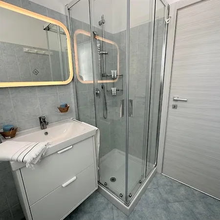 Clara - Singola Con Giardino Privato E Barbecue Villa