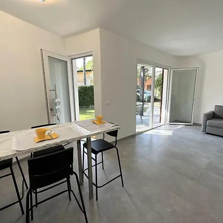 Clara - Singola Con Giardino Privato E Barbecue Lignano Sabbiadoro