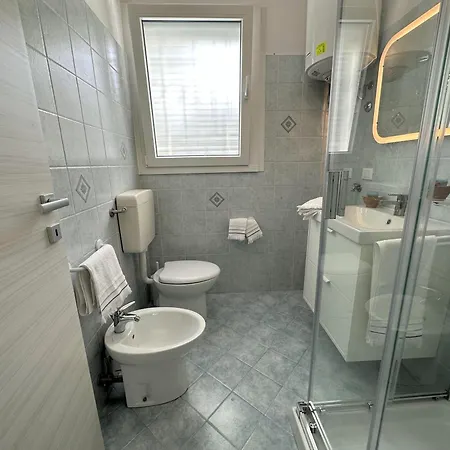 Clara - Singola Con Giardino Privato E Barbecue Villa