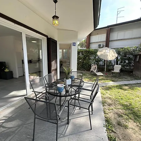 Clara - Singola Con Giardino Privato E Barbecue Villa Lignano Sabbiadoro