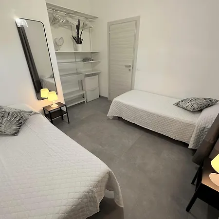 Clara - Singola Con Giardino Privato E Barbecue Villa