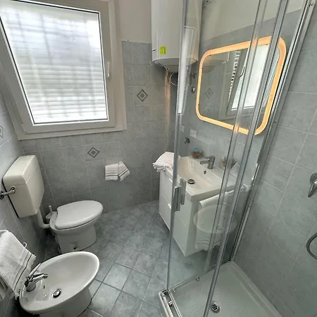 Villa Clara - Singola Con Giardino Privato E Barbecue *