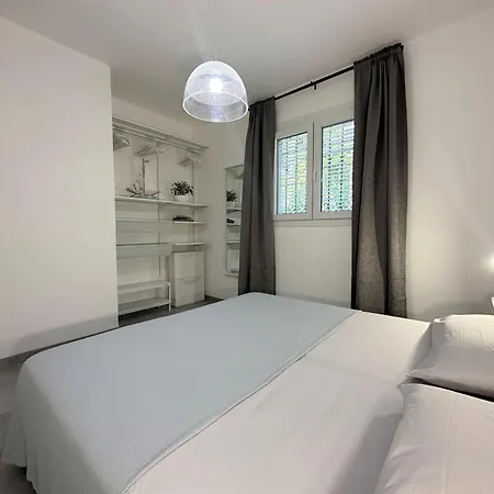 Villa Clara - Singola Con Giardino Privato E Barbecue