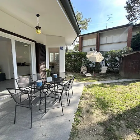 Clara - Singola Con Giardino Privato E Barbecue Villa Lignano Sabbiadoro