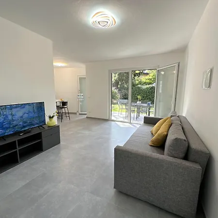 Clara - Singola Con Giardino Privato E Barbecue * 利尼亚诺萨比亚多罗