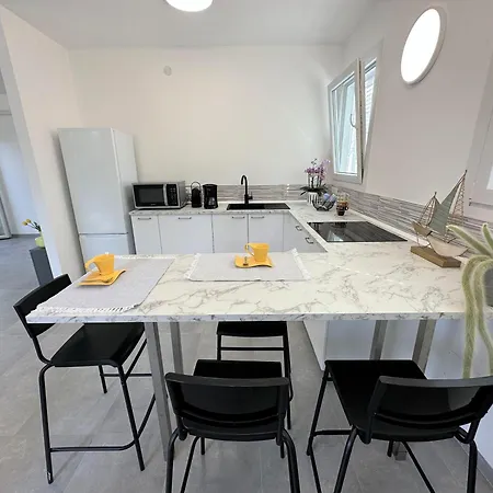 Clara - Singola Con Giardino Privato E Barbecue *