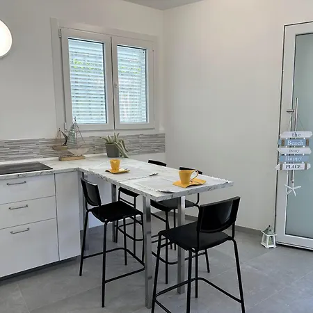 Villa Clara - Singola Con Giardino Privato E Barbecue *